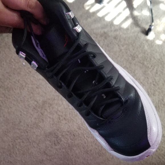 Air Jordan 12 OG 'Playoffs' 1997 Youth 6Y - Picture 2 of 3